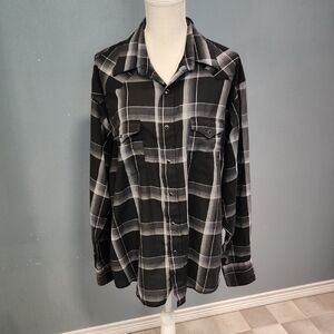 Vintage 90's Wrangler Black And Gray Plaid Western Pearl Snap Buttons Shirt